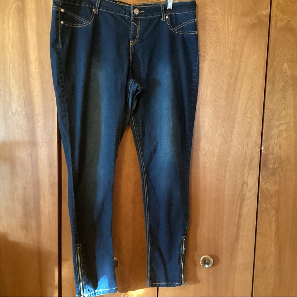 Rocawear Indigo Cropped Jeans